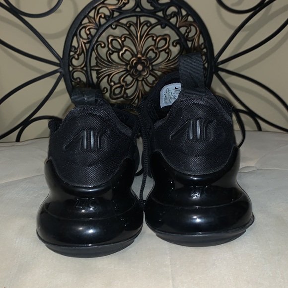 Nike AirMax tennis shoes - Picture 4 of 6